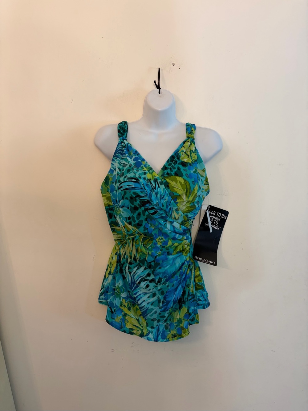 NWT Miracle suit tankini swim top size 10